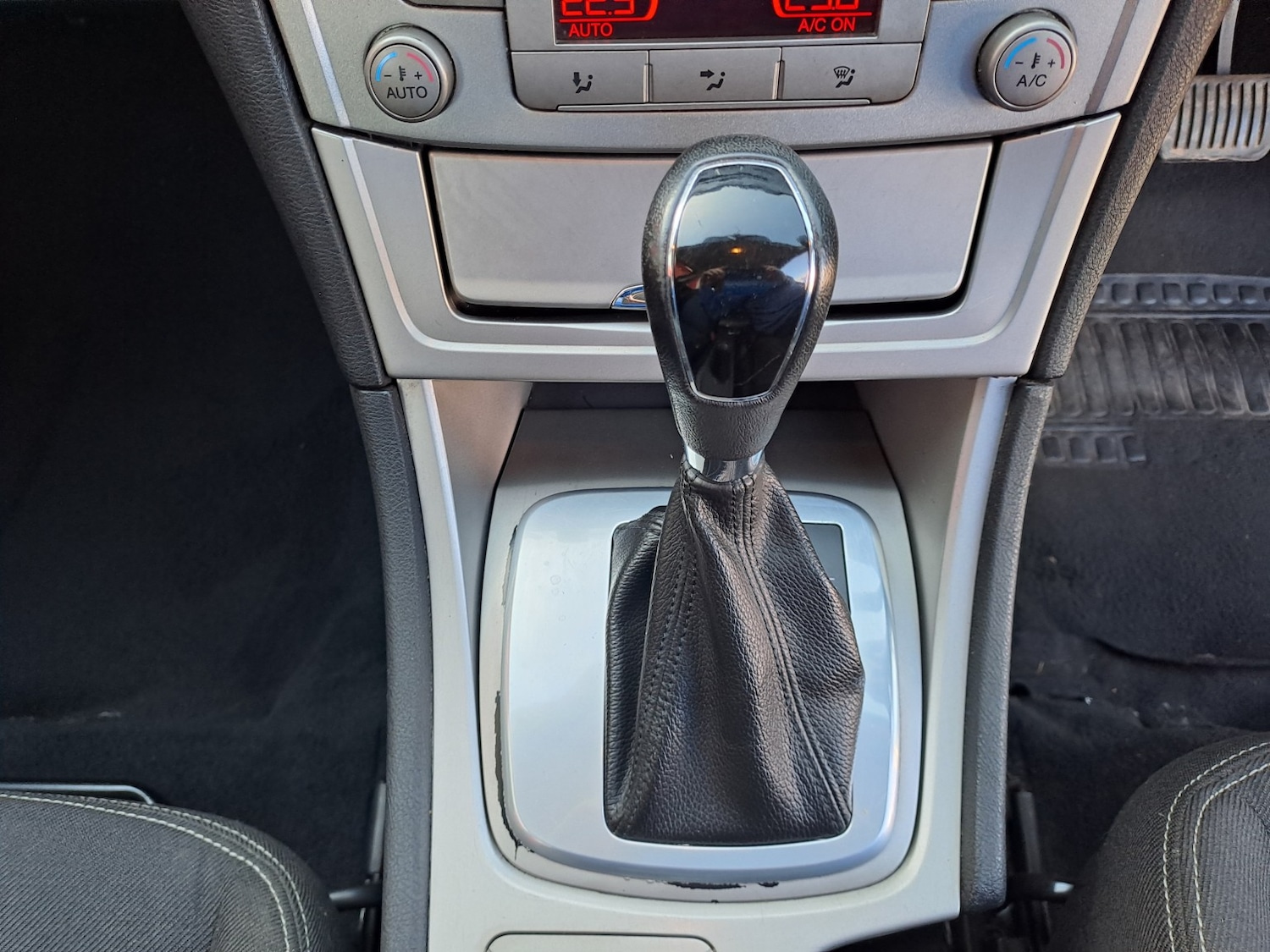 Used Ford Mondeo 2010 for sale - 77635351: Photo 19