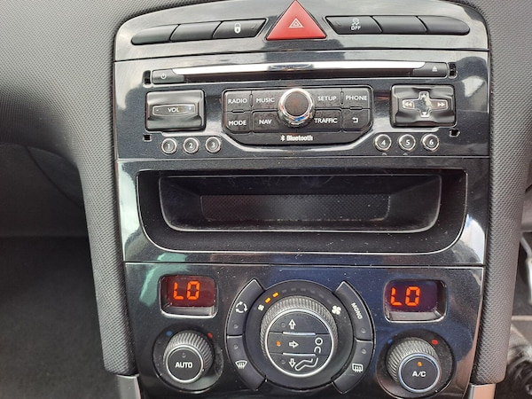 Used Peugeot 308 2014 for sale - 76246164: Photo 16