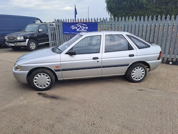 Used Ford Escort 1996 for sale - 75948207: Photo