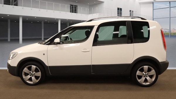 Used Skoda Roomster 2010 for sale - 76262956: Photo 2
