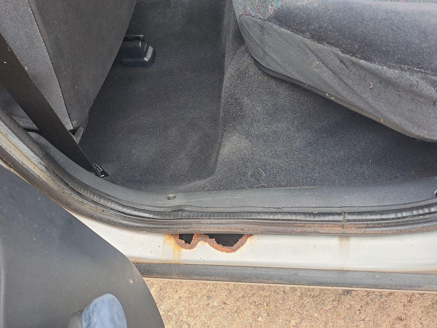 Used Ford Escort 1996 for sale - 77129660: Photo 29