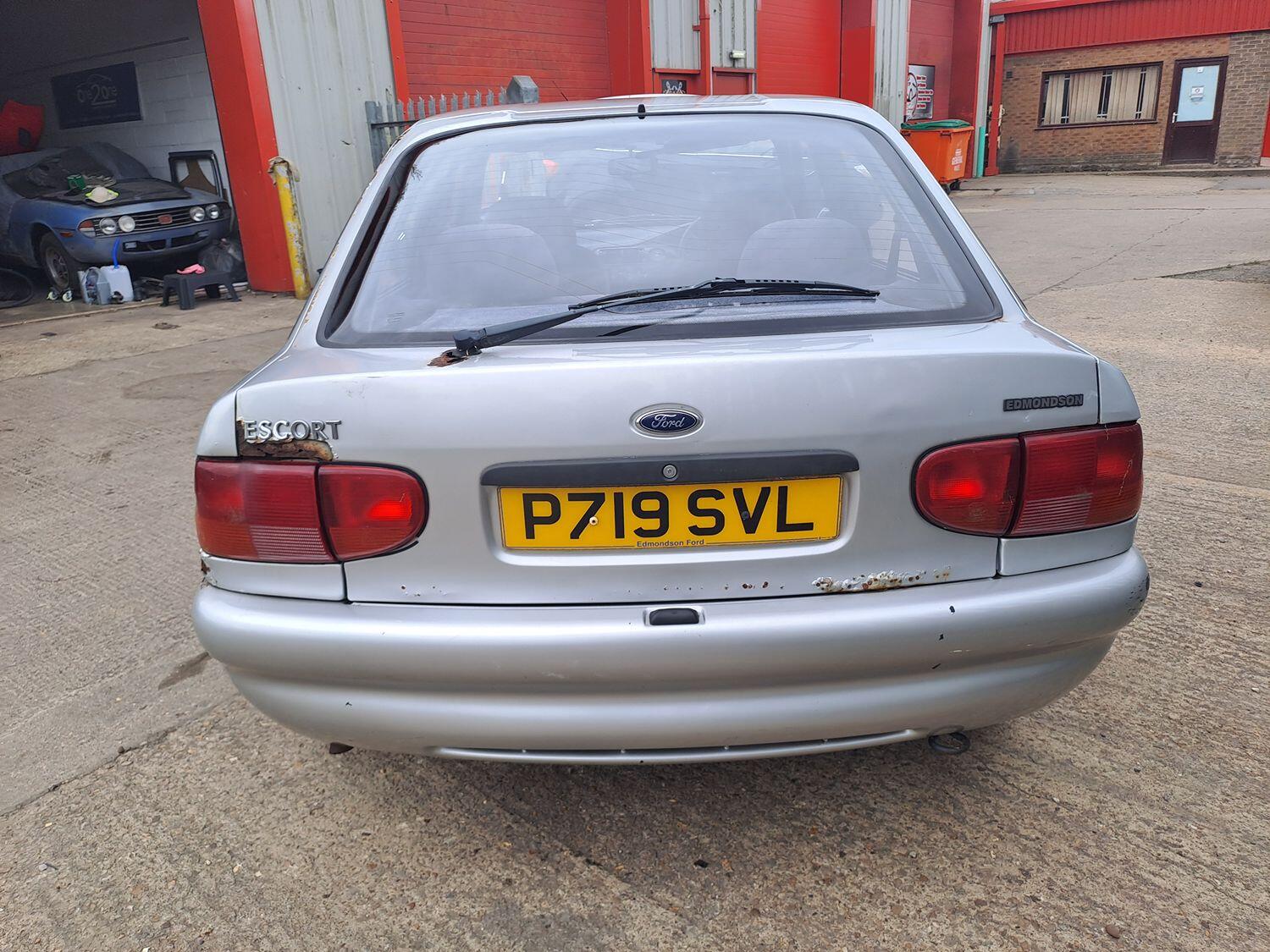 Used Ford Escort 1996 for sale - 77129660: Photo 4