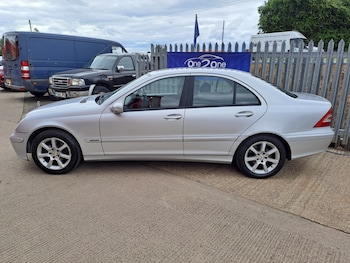 Used Mercedes-Benz C-Class 2005 for sale - 74805367: Photo