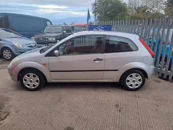 Used Ford Fiesta 2005 for sale - 76374212: Photo