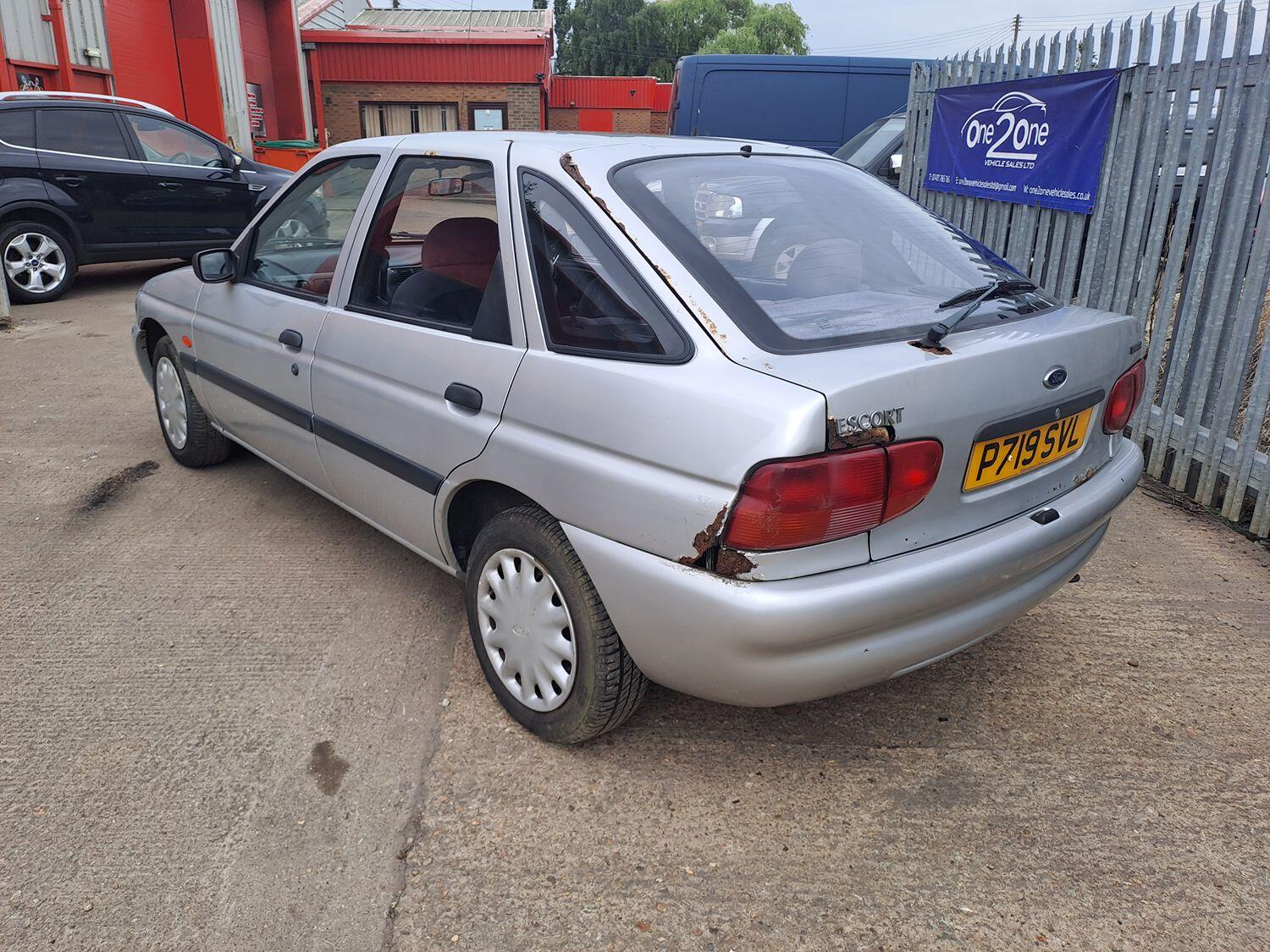 Used Ford Escort 1996 for sale - 78060506: Photo 3
