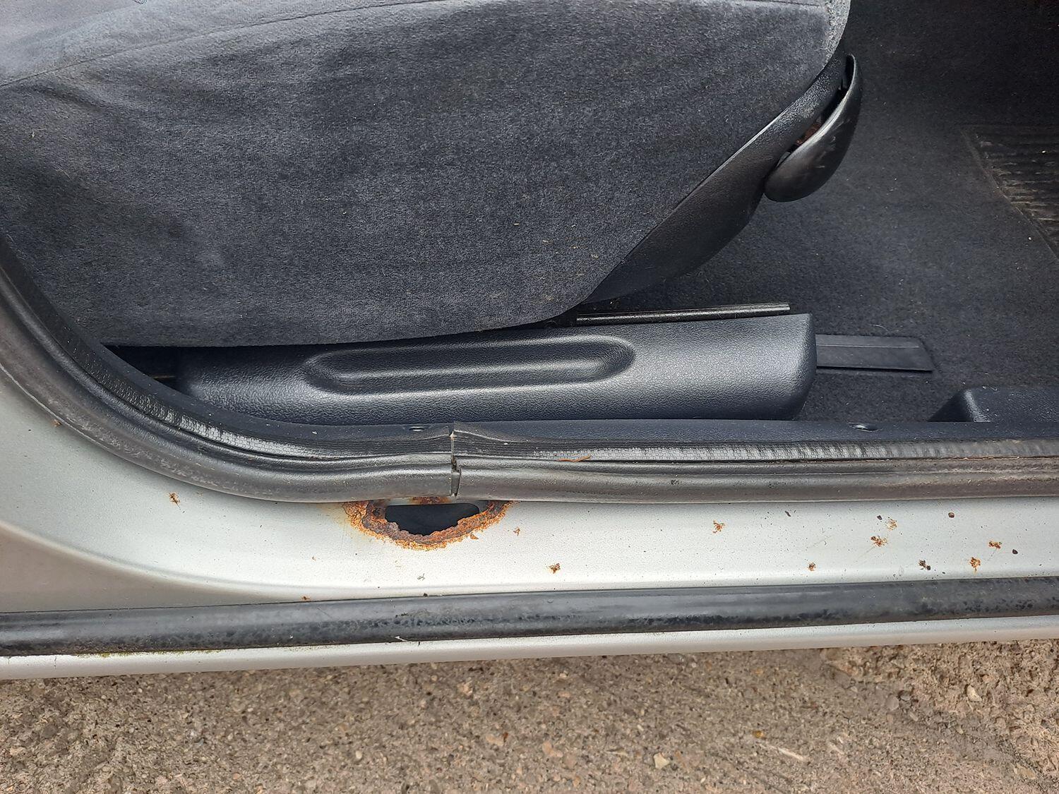 Used Ford Escort 1996 for sale - 78060506: Photo 38