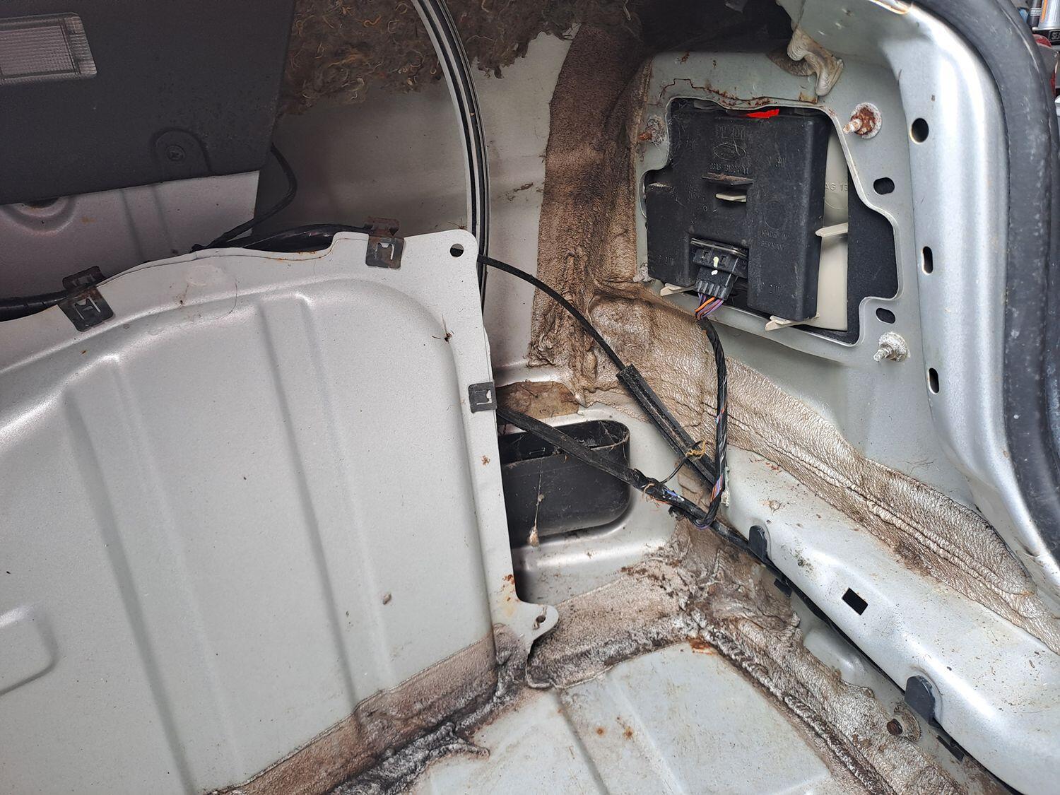 Used Ford Escort 1996 for sale - 78060506: Photo 55