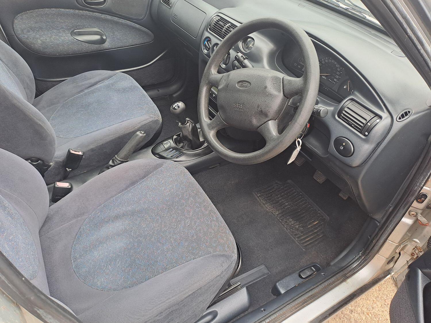 Used Ford Escort 1996 for sale - 78060506: Photo 9