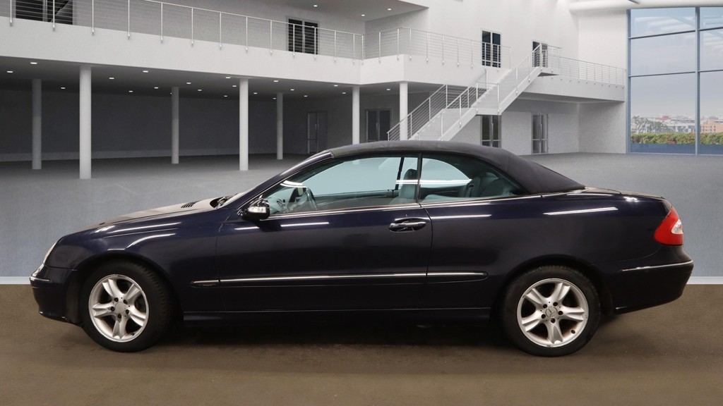 Used Mercedes-Benz CLK 2003 for sale - 76374185: Photo 2