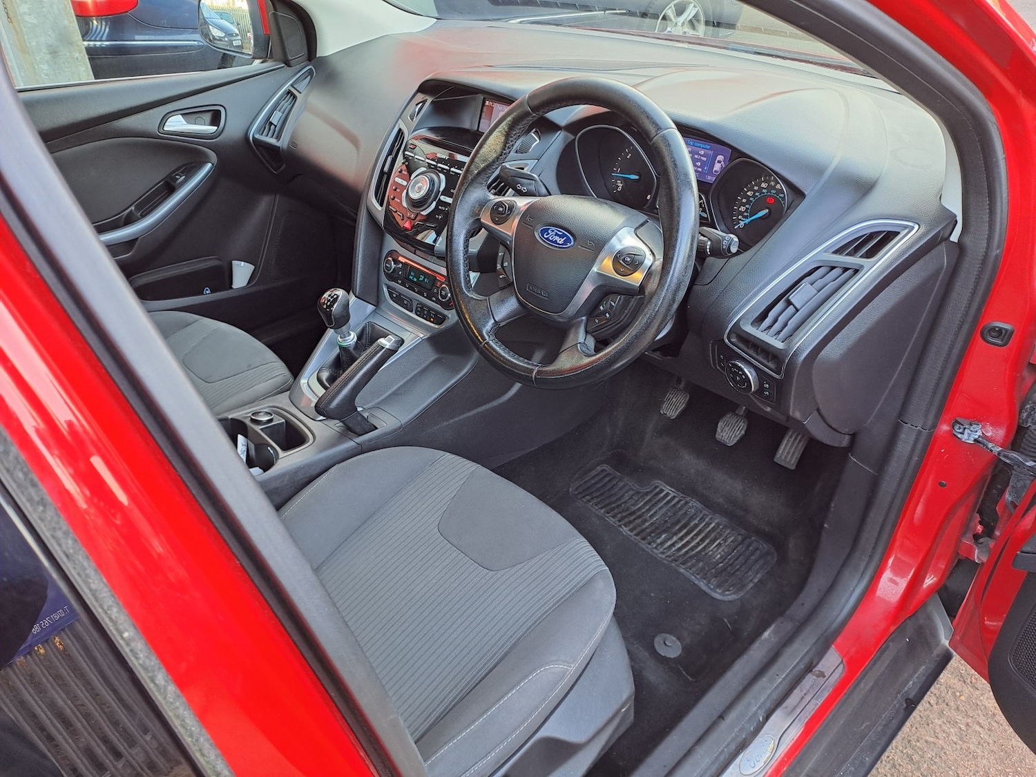 Used Ford Focus 2012 for sale - 76725770: Photo 9