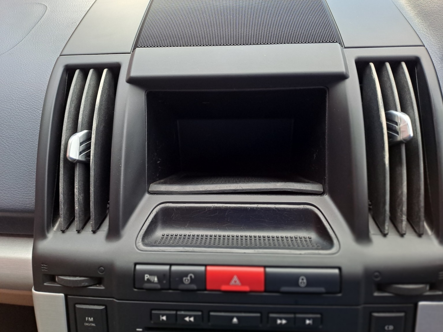 Used Land Rover Freelander 2 2007 for sale - 76374207: Photo 16