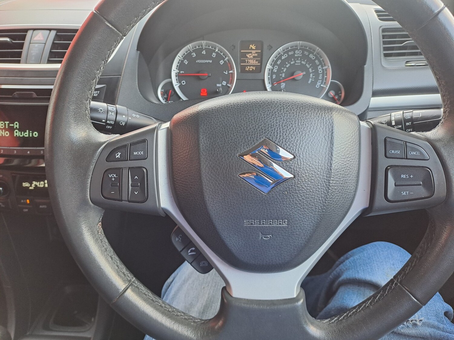 Used Suzuki Swift 2010 for sale - 77162194: Photo 15