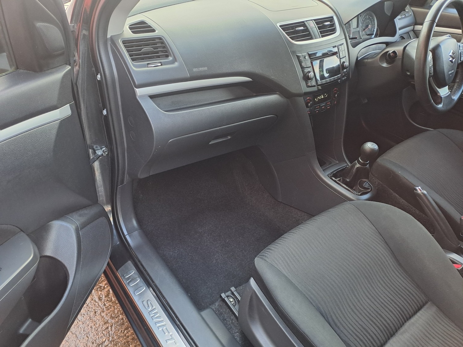 Used Suzuki Swift 2010 for sale - 76374205: Photo 12