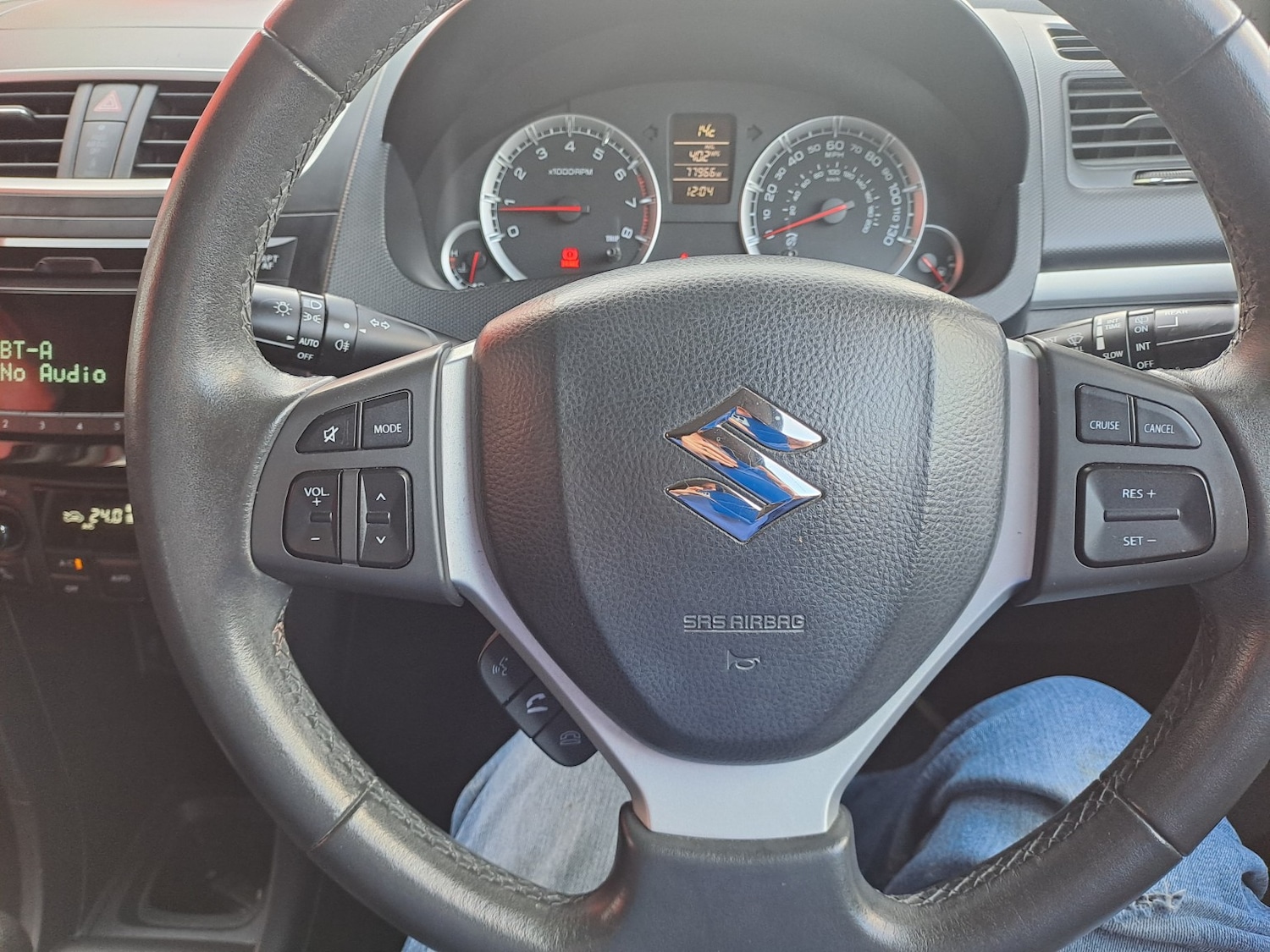 Used Suzuki Swift 2010 for sale - 76374205: Photo 15