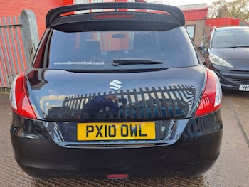 Used Suzuki Swift 2010 for sale - 76374205: Photo
