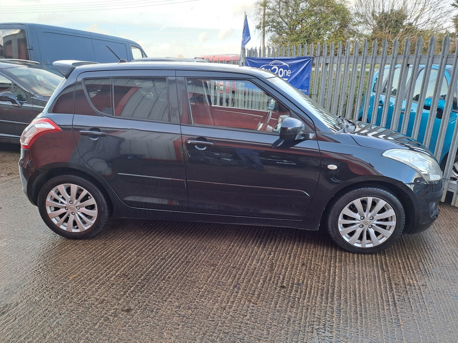 Used Suzuki Swift 2010 for sale - 76374205: Photo 6