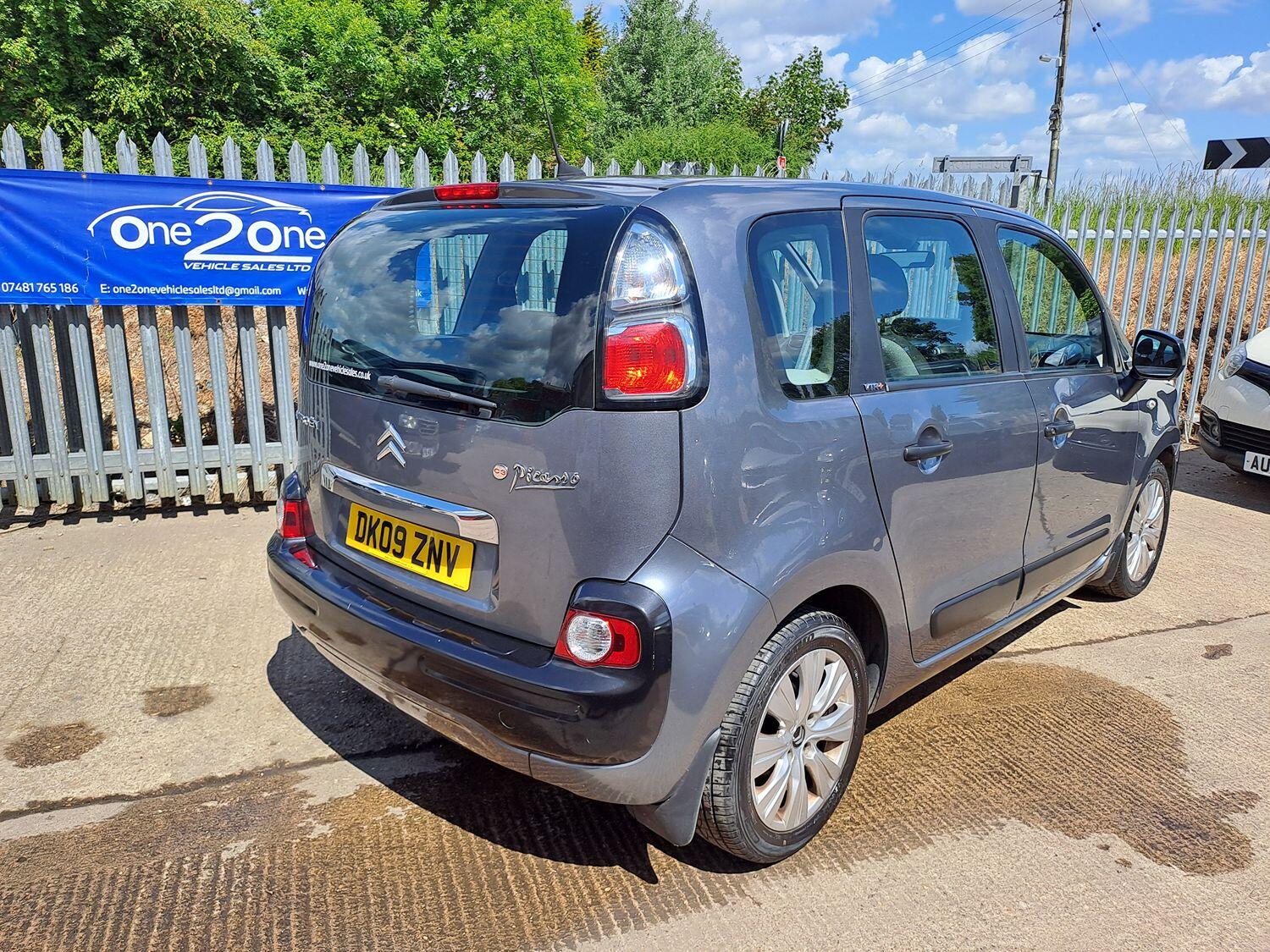 Used Citroen C3 Picasso 2009 for sale - 76794090: Photo 5