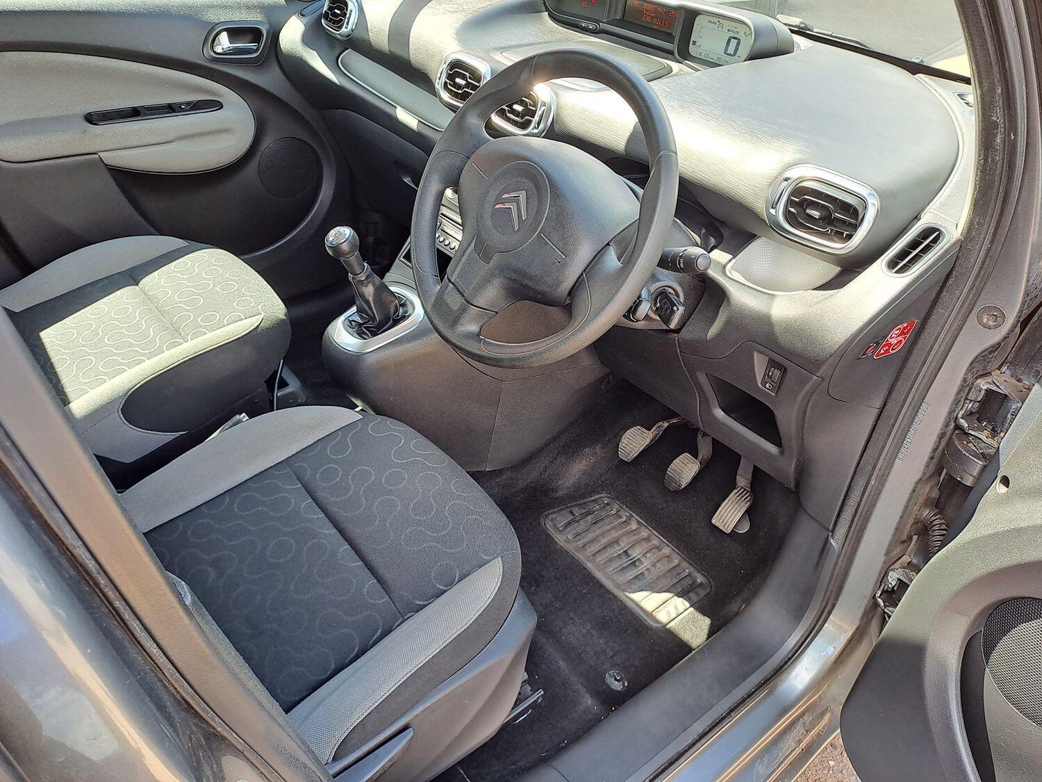 Used Citroen C3 Picasso 2009 for sale - 76794090: Photo 9