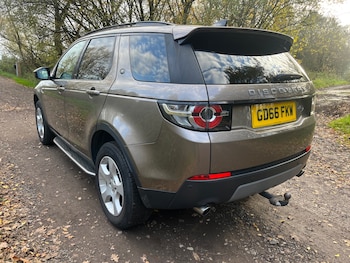 Used Land Rover Discovery Sport 2016 for sale - 76479955: Photo