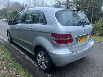 Used Mercedes-Benz B Class 2010 for sale - 77035786: Photo