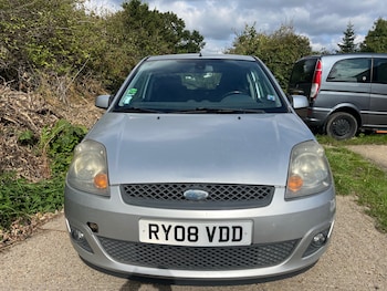 Used Ford Fiesta 2014 for sale - 76080250: Photo 2