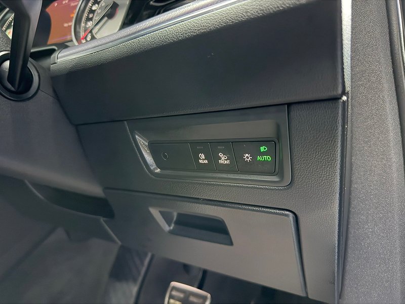 Used Volkswagen Touareg 2018 for sale - 77742442: Photo 27