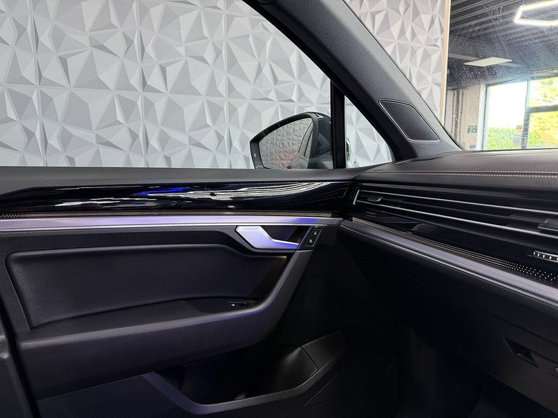 Used Volkswagen Touareg 2018 for sale - 77742442: Photo 31