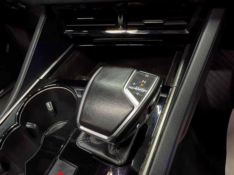 Used Volkswagen Touareg 2018 for sale - 77742442: Photo 34