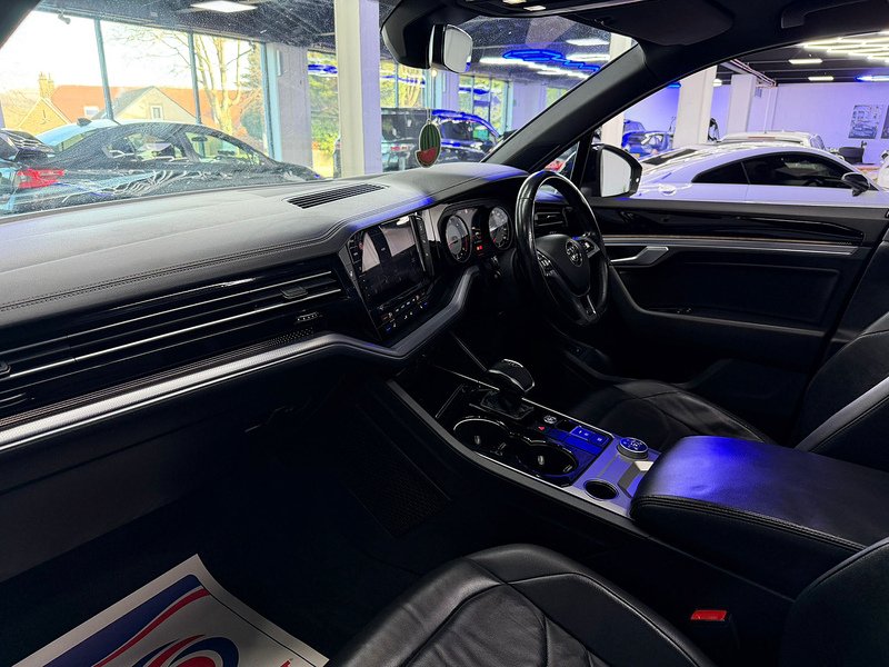 Used Volkswagen Touareg 2018 for sale - 77742442: Photo 35