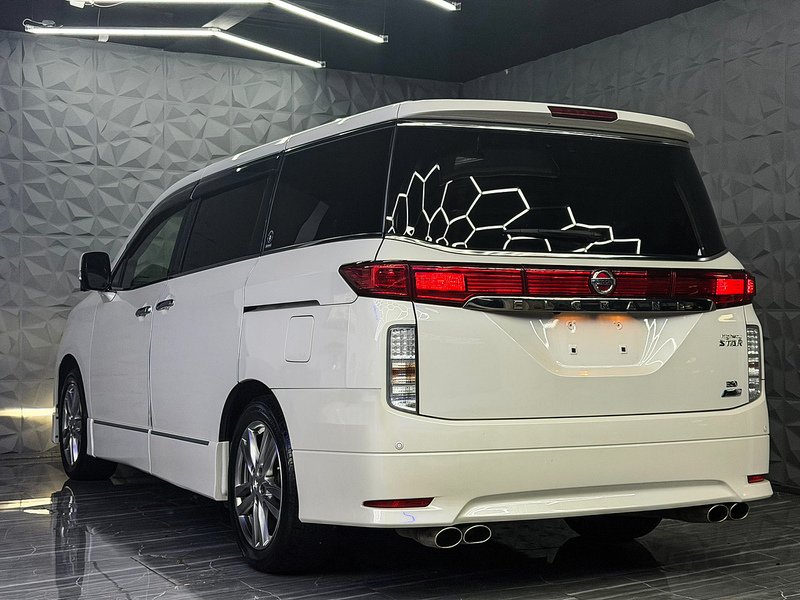 Used Nissan Elgrand for sale - 77103279: Photo 5