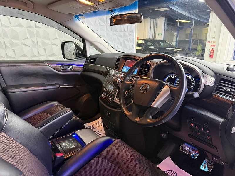 Used Nissan Elgrand for sale - 77103279: Photo 9