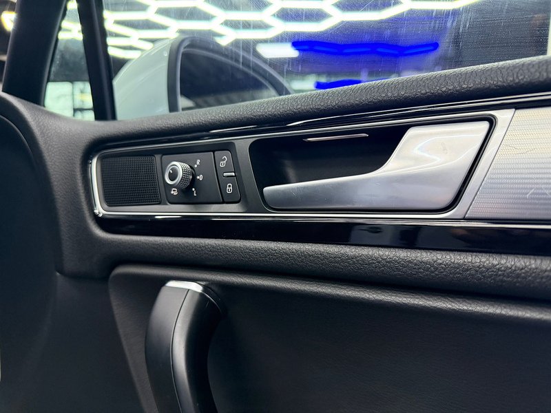 Used Volkswagen Touareg for sale - 77276909: Photo 32