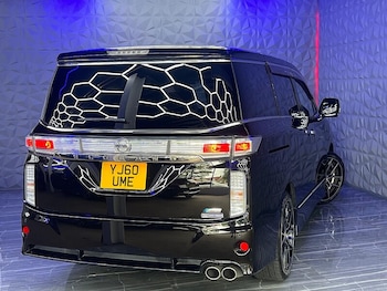 Used Nissan Elgrand 2010 for sale - 75336491: Photo