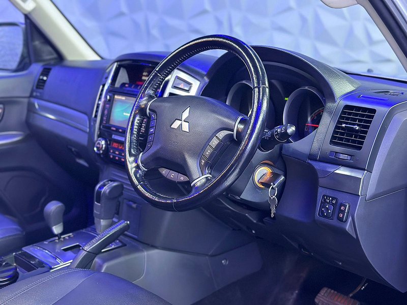 Used Mitsubishi Shogun 2016 for sale - 76396609: Photo 10