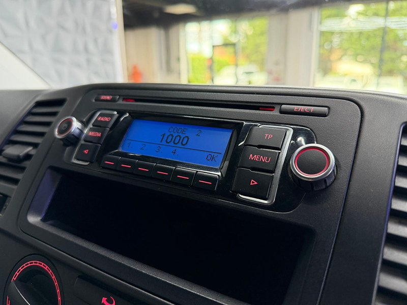 Used Volkswagen Transporter 2010 for sale - 76547348: Photo 31