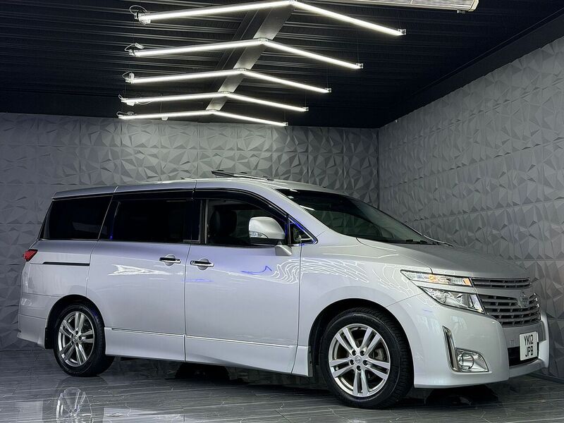 Used Nissan Elgrand for sale - 76896555: Photo 10