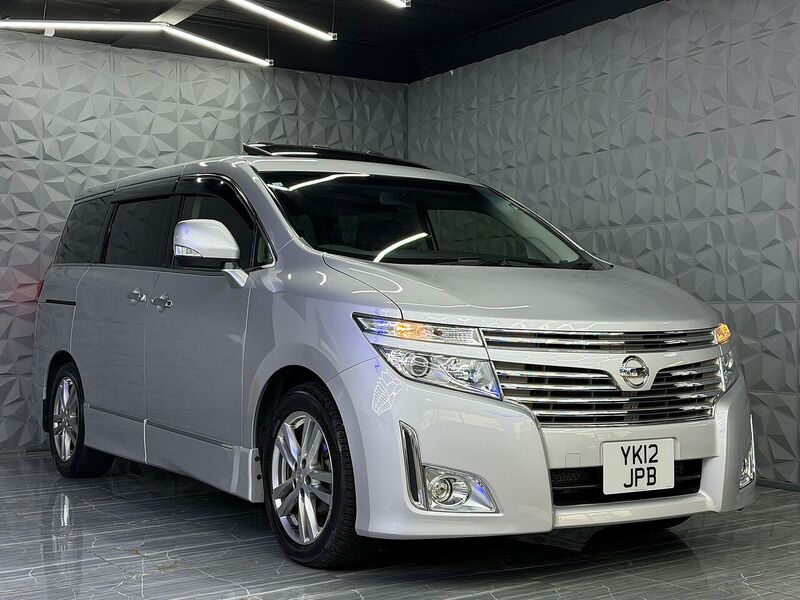 Used Nissan Elgrand for sale - 76896555: Photo 13