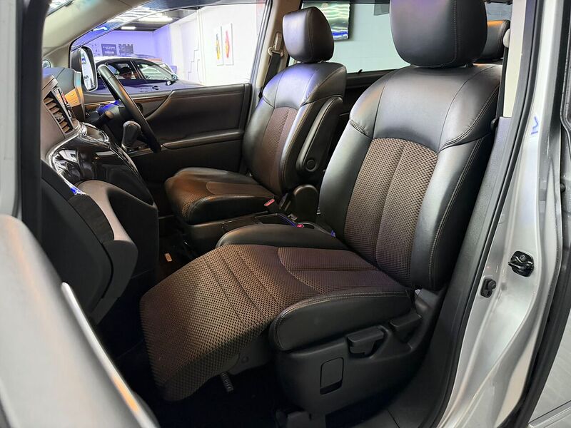 Used Nissan Elgrand for sale - 76896555: Photo 19