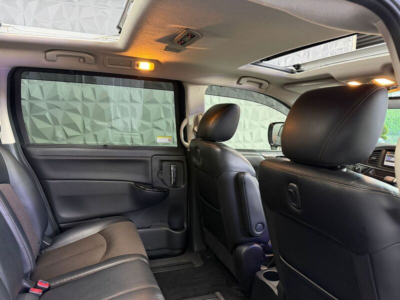 Used Nissan Elgrand for sale - 76896555: Photo 22