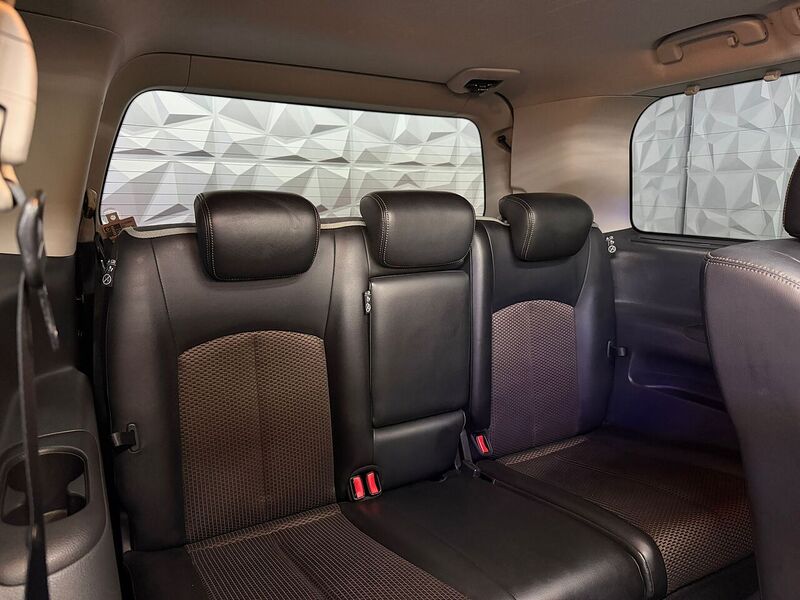 Used Nissan Elgrand for sale - 76896555: Photo 23