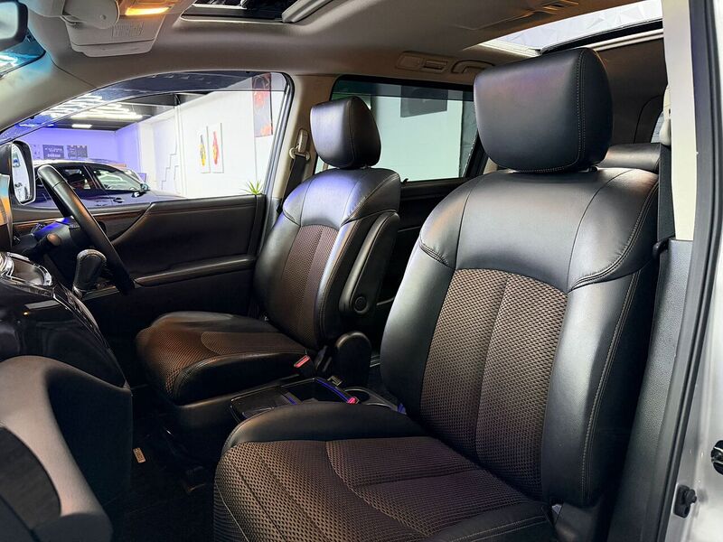 Used Nissan Elgrand for sale - 76896555: Photo 26