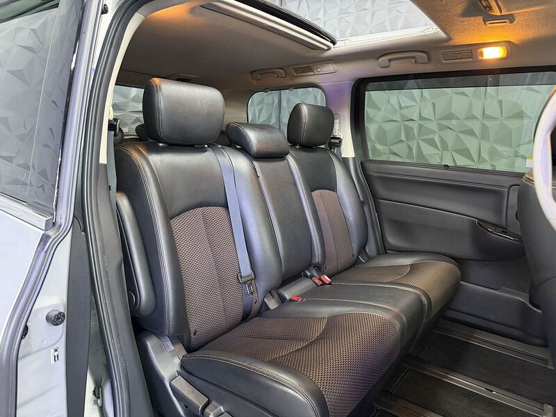 Used Nissan Elgrand for sale - 76896555: Photo 28