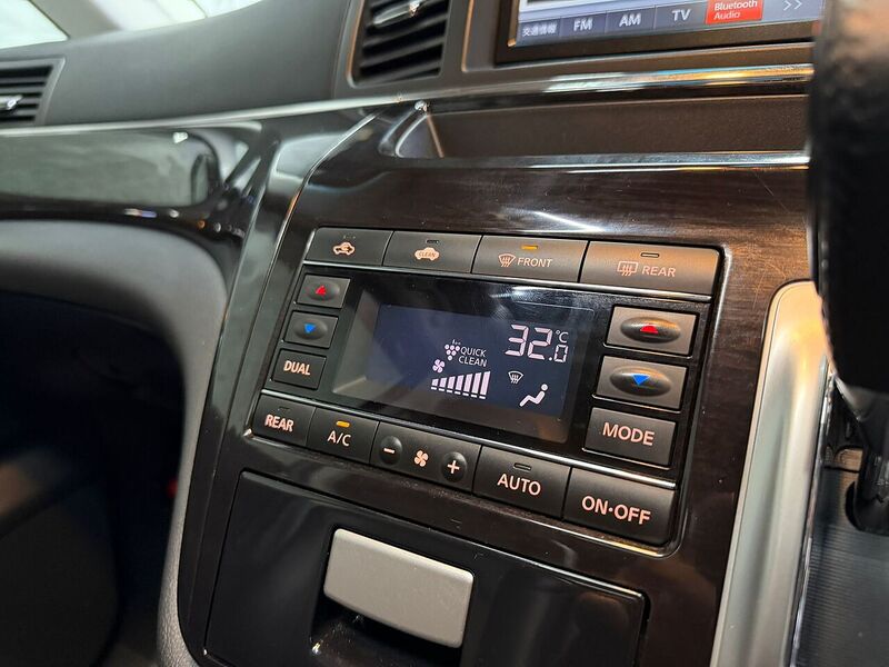 Used Nissan Elgrand for sale - 76896555: Photo 29