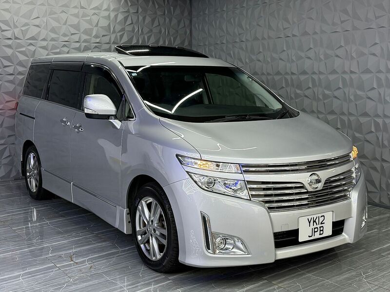 Used Nissan Elgrand for sale - 76896555: Photo 40