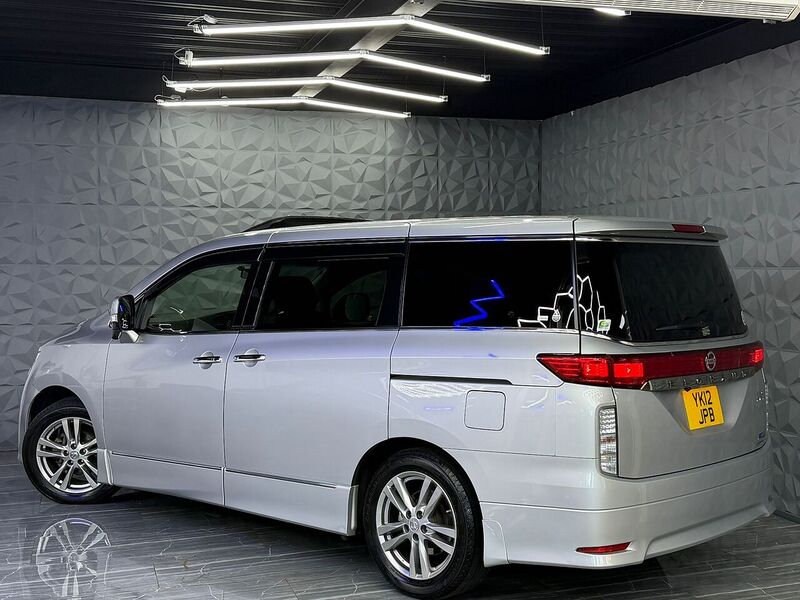 Used Nissan Elgrand for sale - 76896555: Photo 42