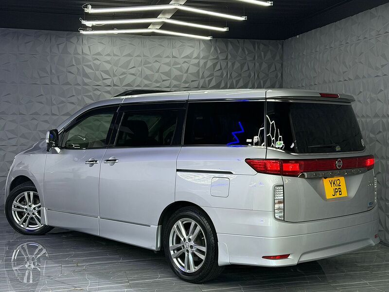 Used Nissan Elgrand for sale - 76896555: Photo 43