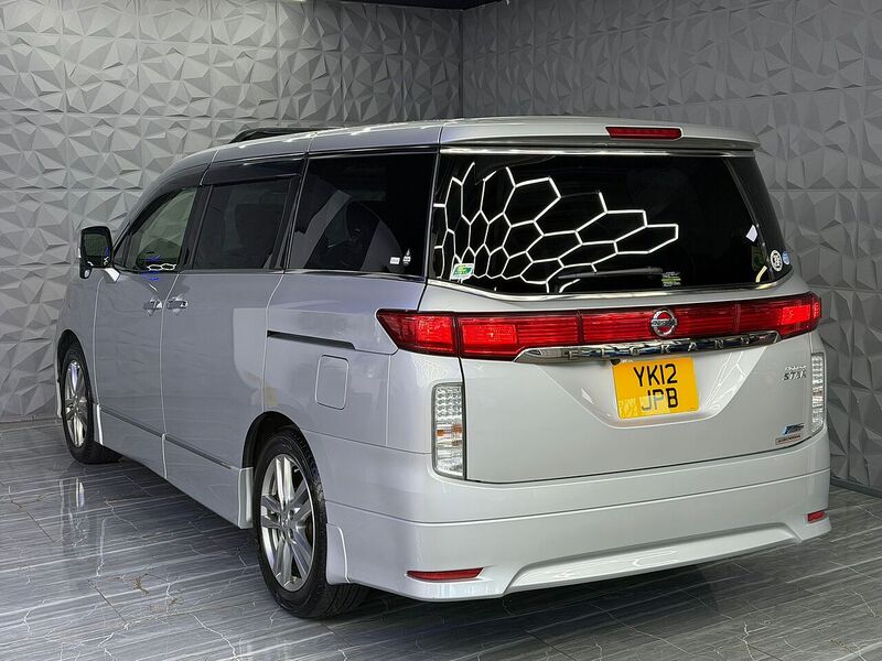 Used Nissan Elgrand for sale - 76896555: Photo 45