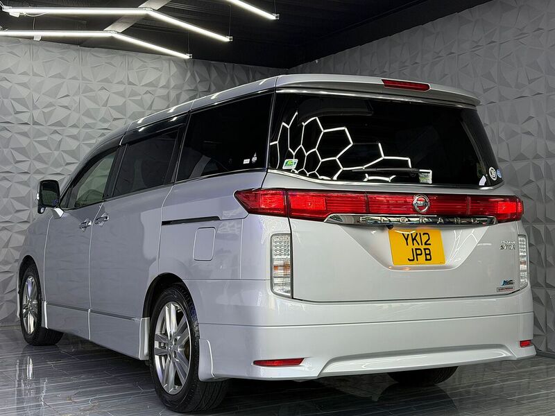 Used Nissan Elgrand for sale - 76896555: Photo 46