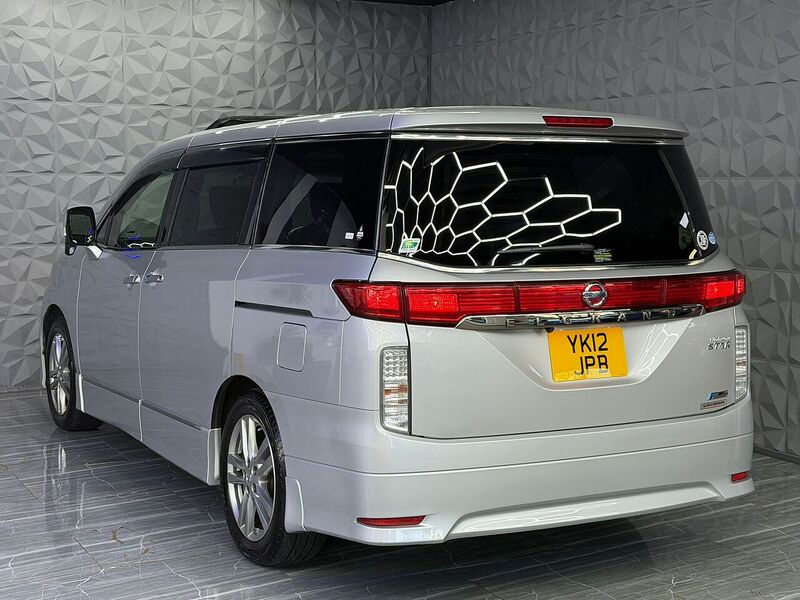 Used Nissan Elgrand for sale - 76896555: Photo 47