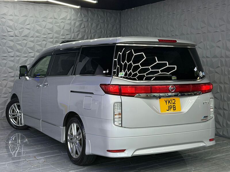 Used Nissan Elgrand for sale - 76896555: Photo 48